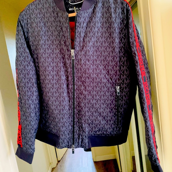 MK brand new from Macys bout as xmas gift but was wrong size. Never worn.